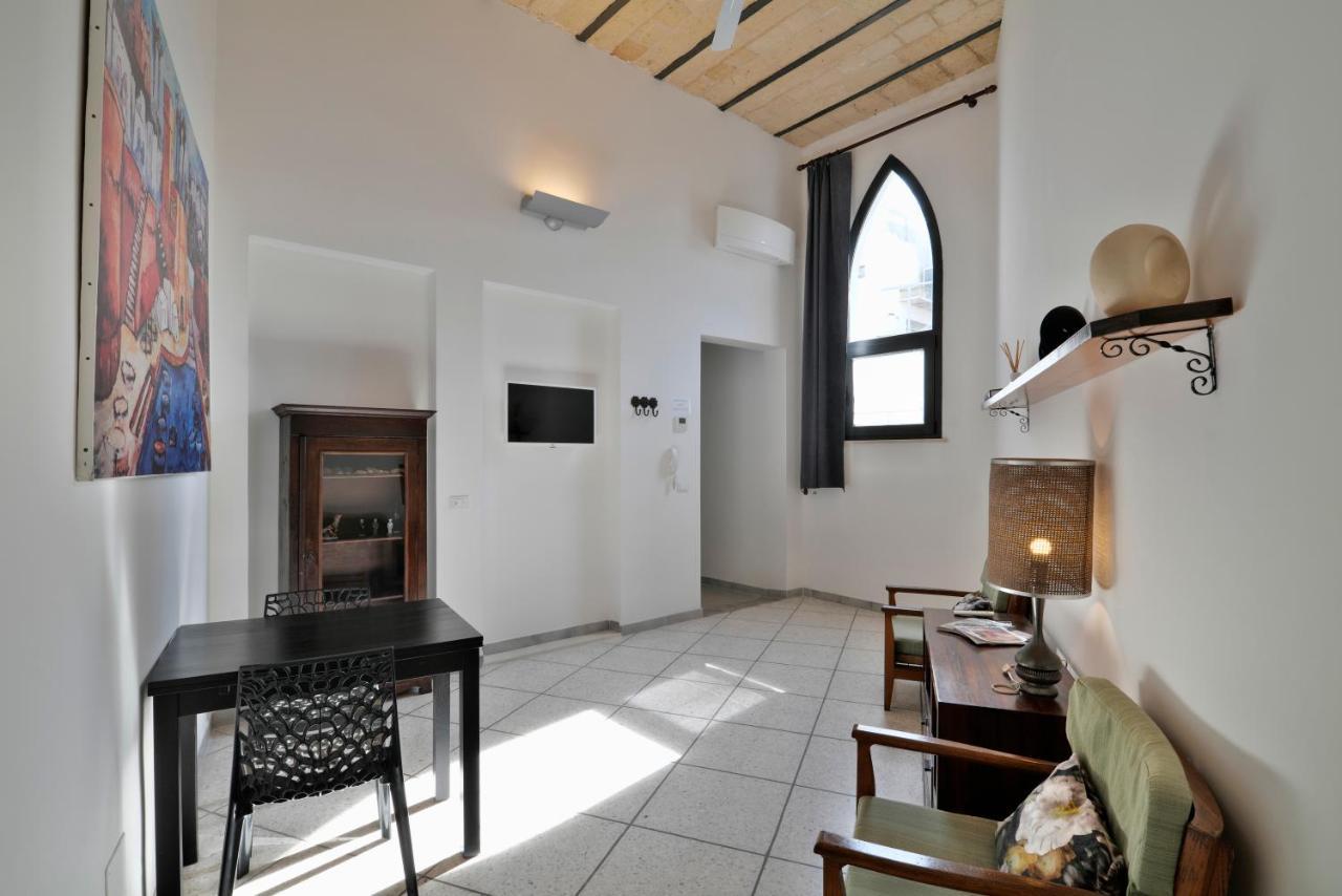 Palazzo Rollo Panzió Lecce Kültér fotó