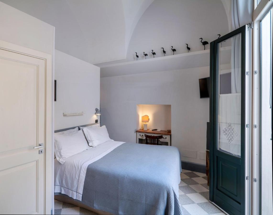 Palazzo Rollo Panzió Lecce Kültér fotó