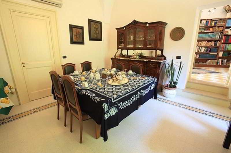 Palazzo Rollo Panzió Lecce Kültér fotó